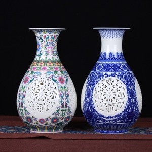 景德鎮(zhèn)陶瓷鏤空擺件