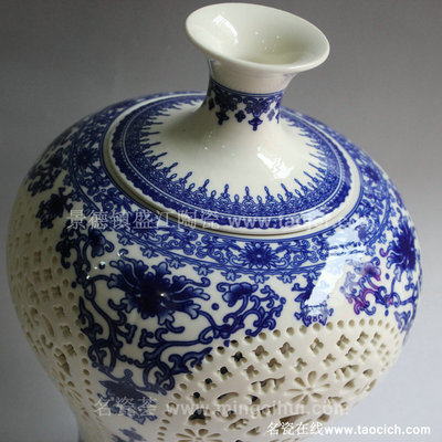 【RYXH01景德鎮(zhèn)陶瓷 青花 鏤空玲瓏 梅瓶賞瓶 花瓶家居擺設(shè)工藝擺設(shè)】價(jià)格,廠家,圖片,陶瓷工藝品,景德鎮(zhèn)盛江陶瓷貿(mào)易-