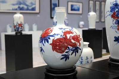 景德鎮陶瓷世家第四代傳承人瓷藝作品展在浙圖展出