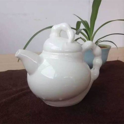 世界陶瓷之都 真正的王者，特產(chǎn)‘豬油白’與景德鎮(zhèn)瓷器之辯