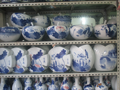 景德鎮(zhèn)青花寫意手繪花瓶 典雅工藝與健康關(guān)懷的完美融合