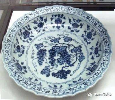 融合東方神韻 阿迪達(dá)斯新款聯(lián)名鞋與景德鎮(zhèn)瓷器的設(shè)計(jì)共鳴