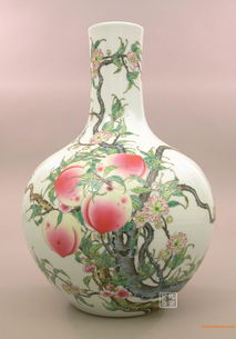 景德鎮名家手繪青花瓷瓶《荷花荷韻》藝術鑒賞與市場價值