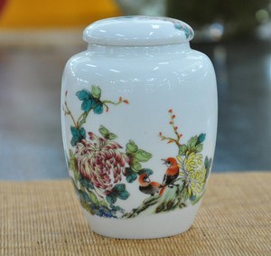 白泥素雅，瓷韻悠長 景德鎮陶瓷罐的藝術與匠心